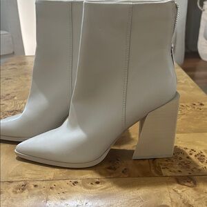 Steve Madden beige ankle boots